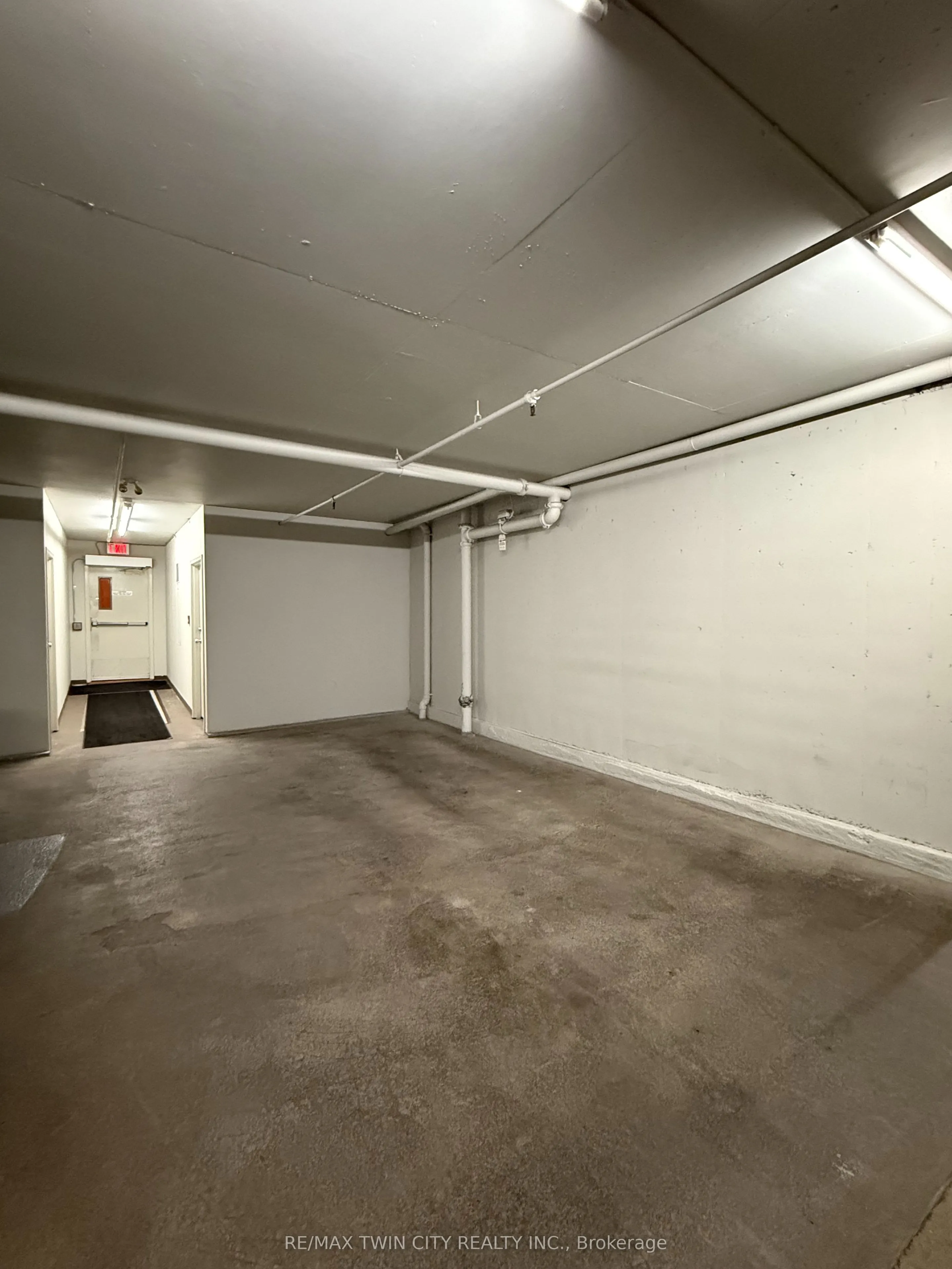 2 Lancaster Street E, #504