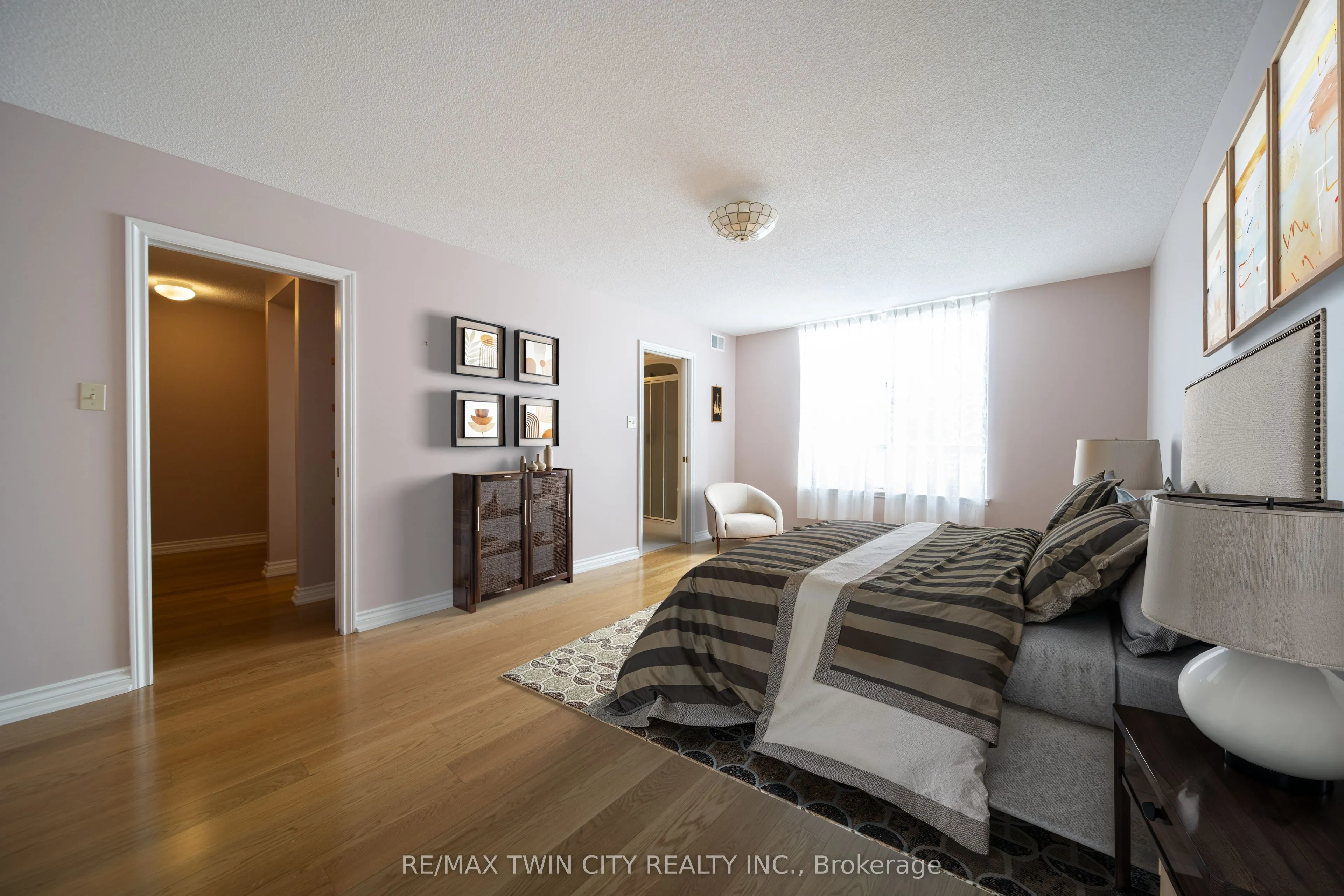 2 Lancaster Street E, #504