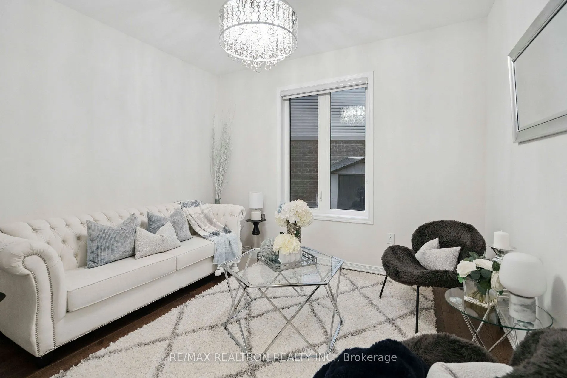 233 Kinsman Drive