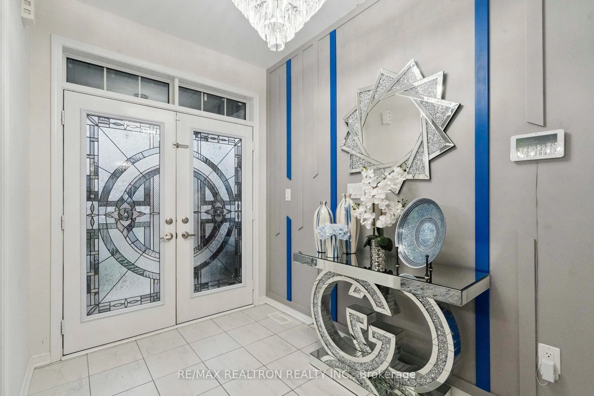 233 Kinsman Drive