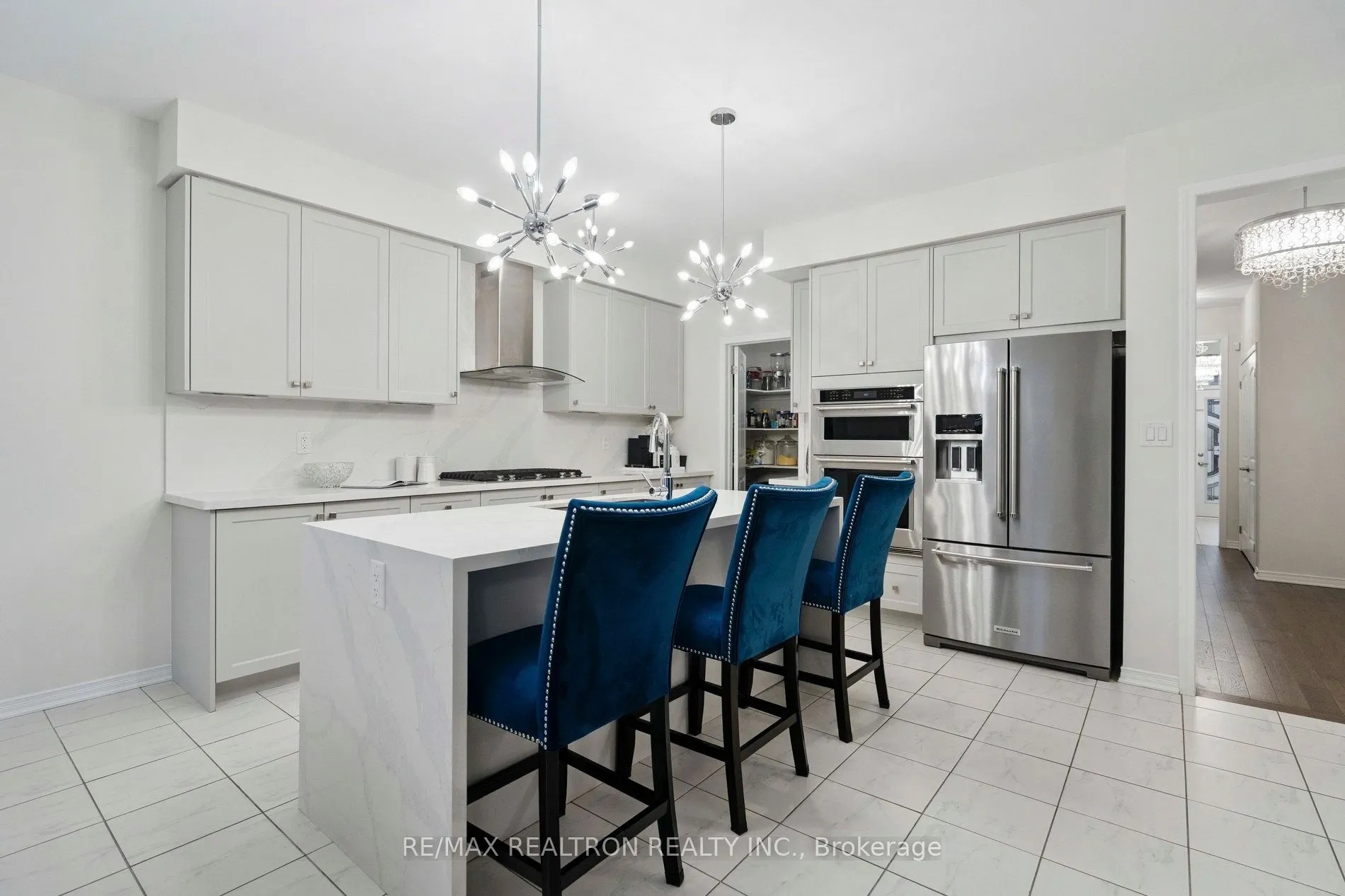 233 Kinsman Drive
