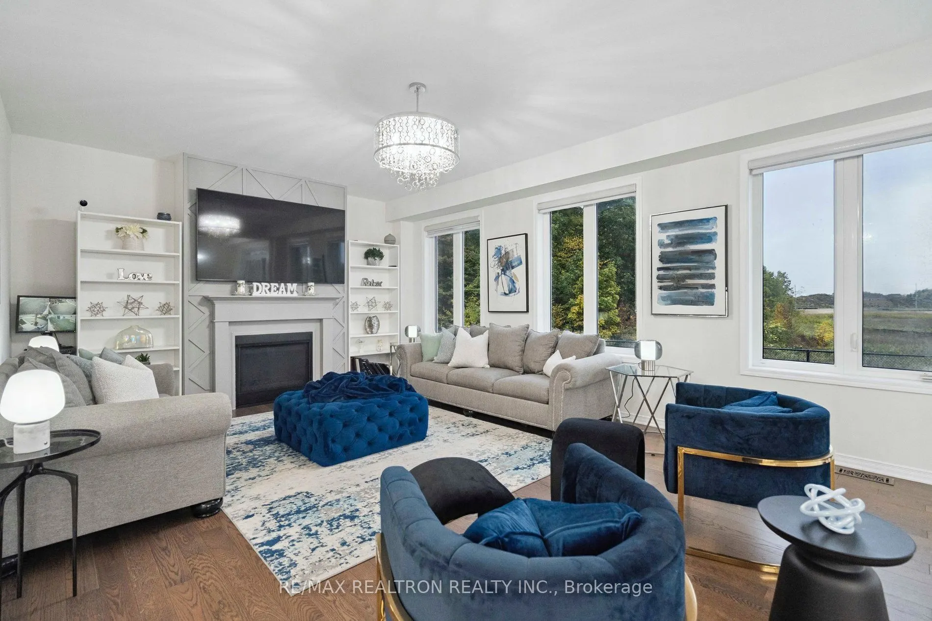 233 Kinsman Drive