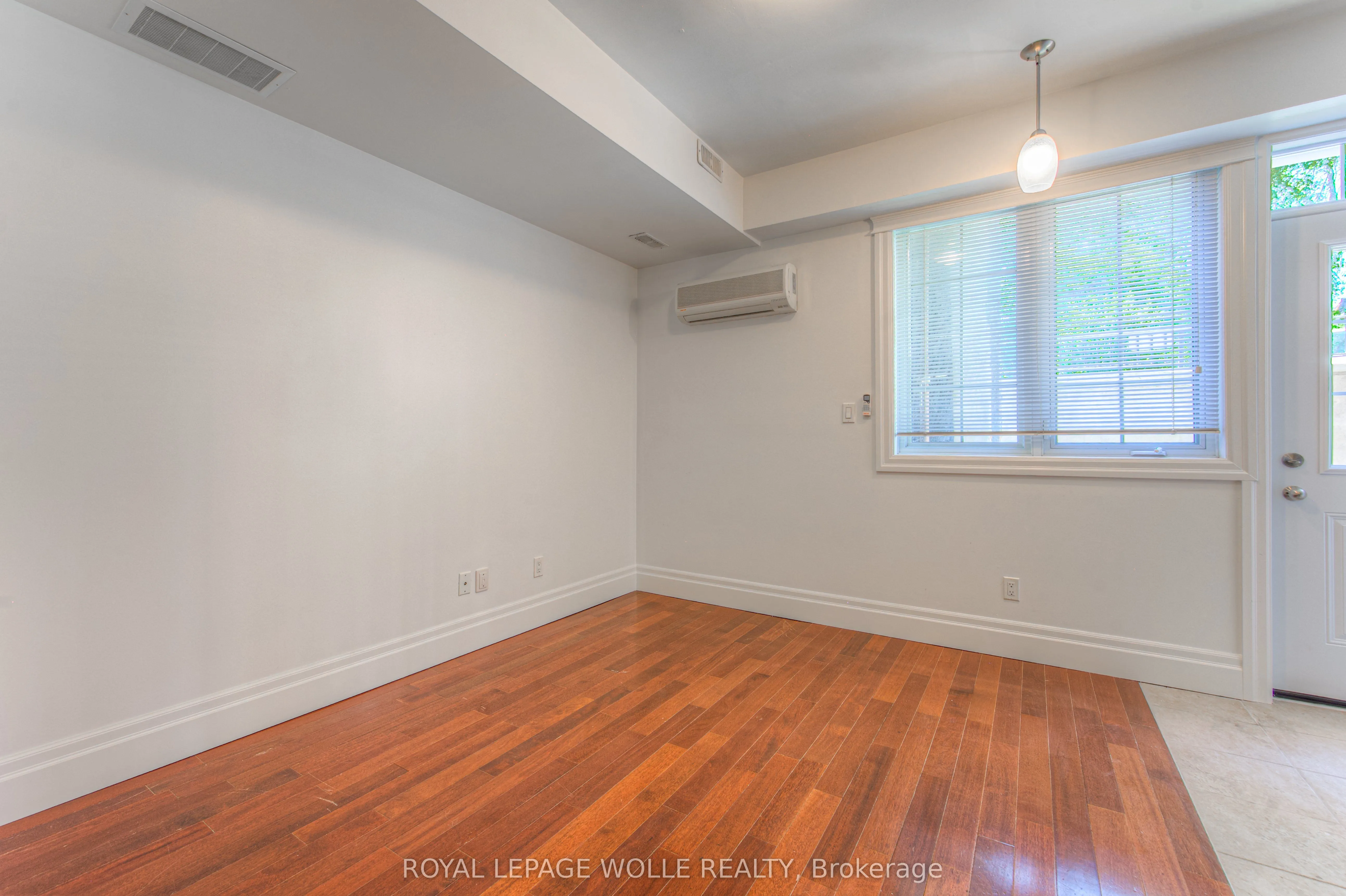 555 King Street E, #109