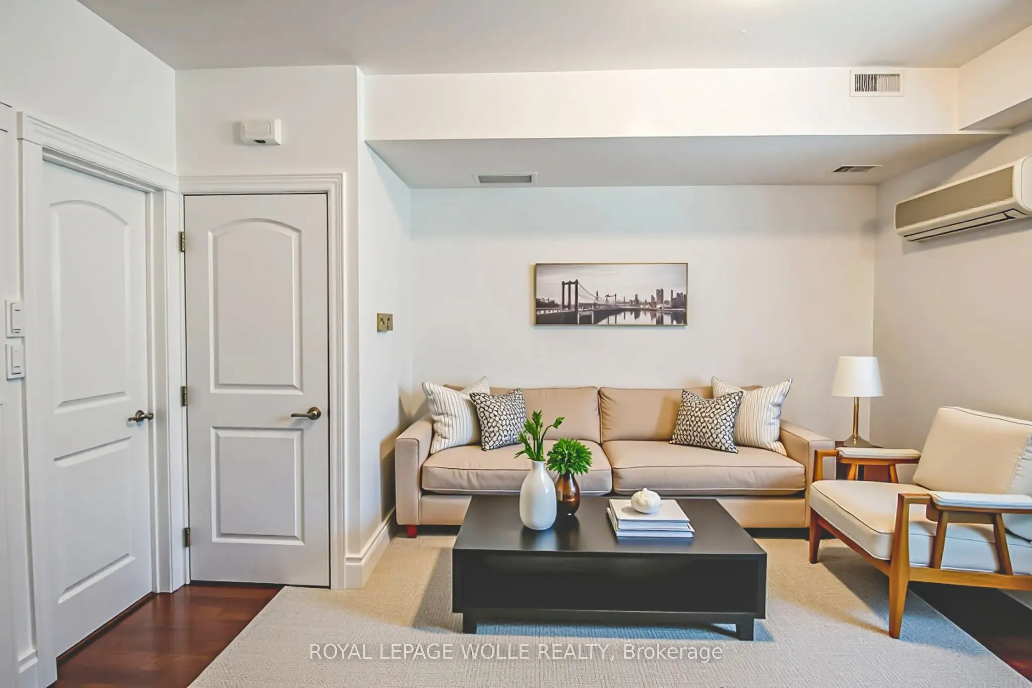 555 King Street E, #109