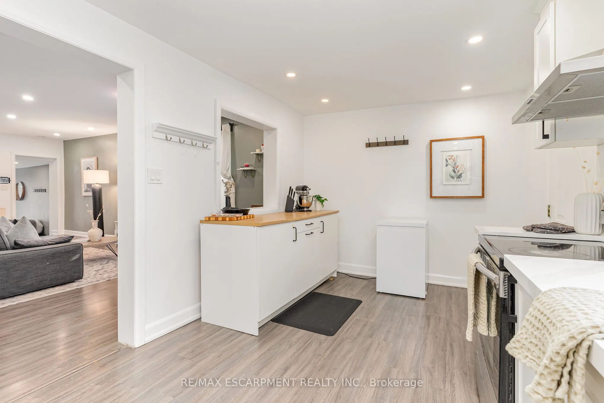 4 Robins Avenue