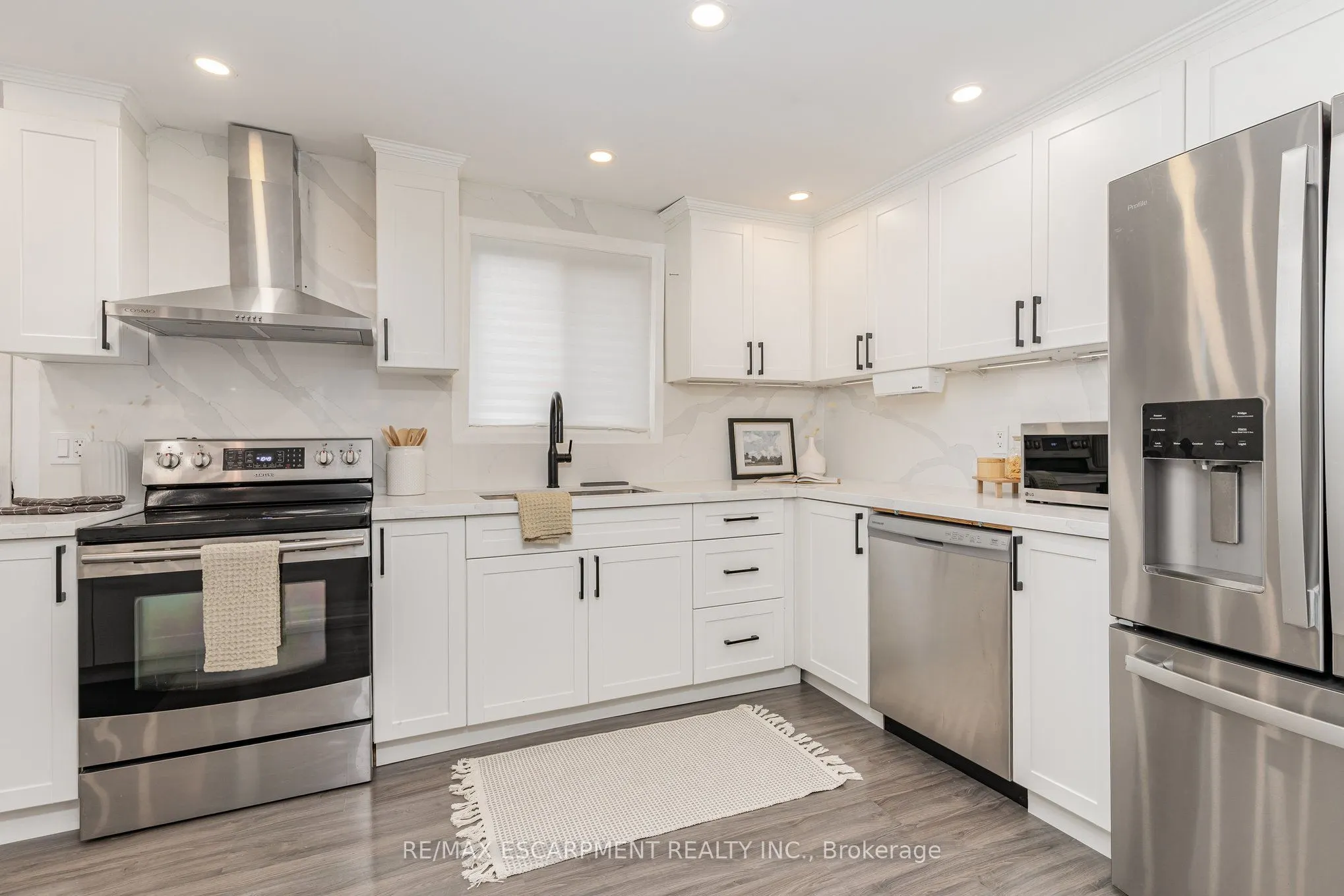 4 Robins Avenue