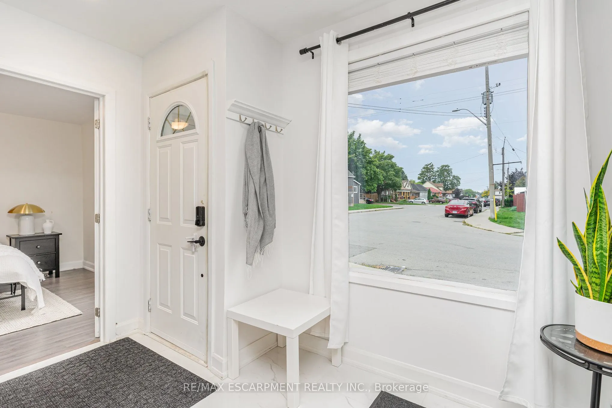 4 Robins Avenue