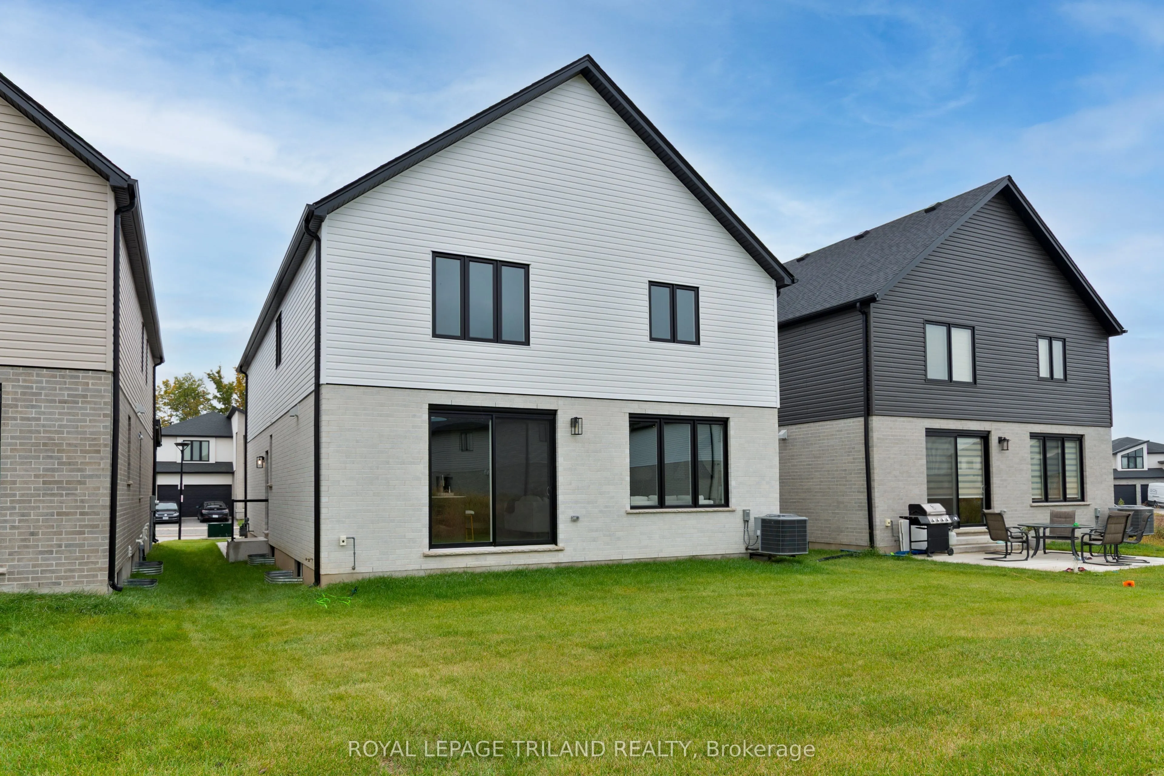 3931 Big Leaf Trail