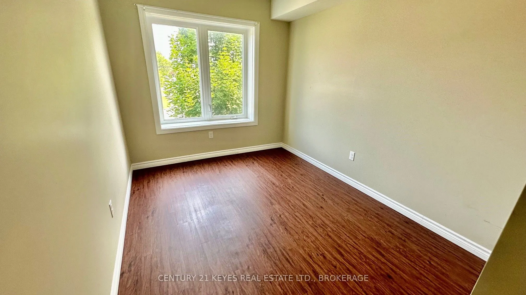 665 King Street W, #208