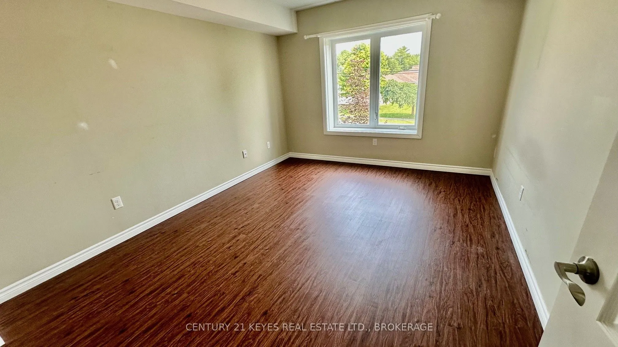 665 King Street W, #208