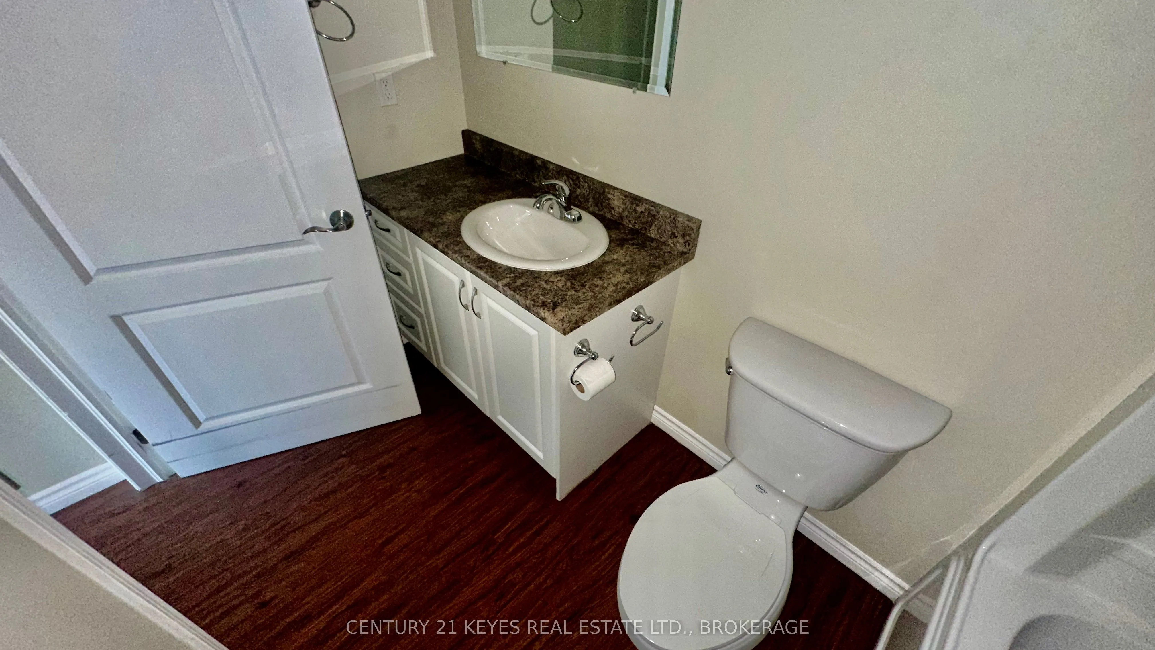 665 King Street W, #208