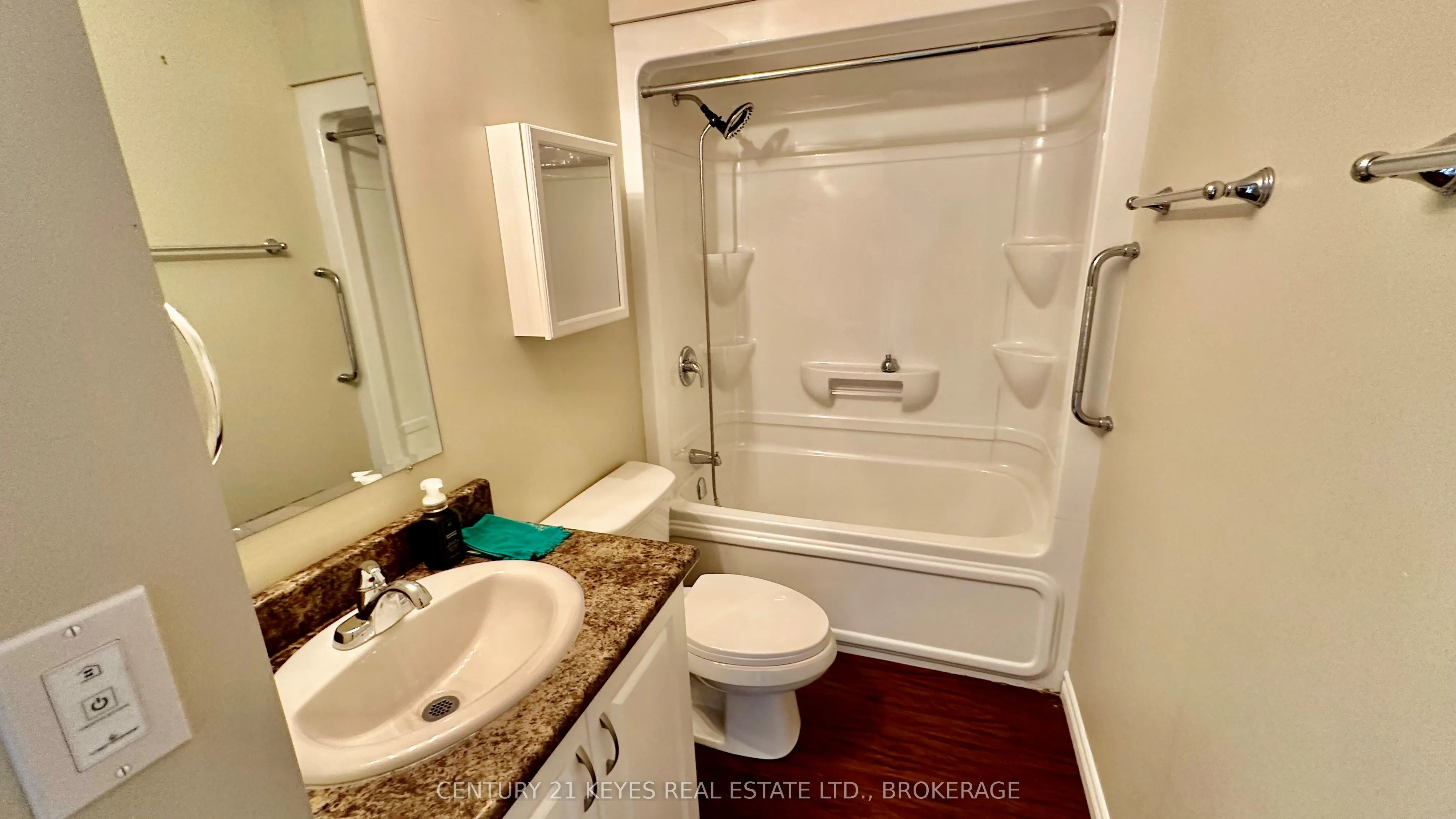 665 King Street W, #208