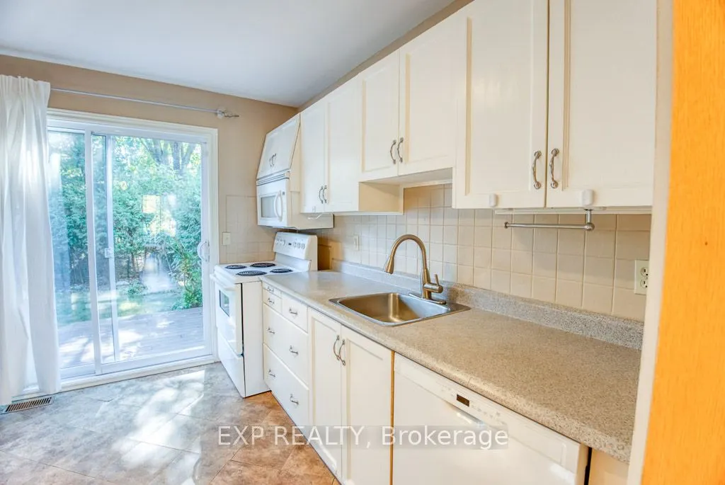 14 Hawley Crescent
