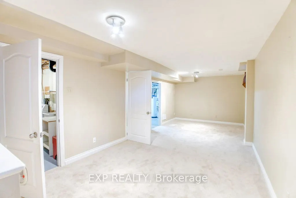 14 Hawley Crescent