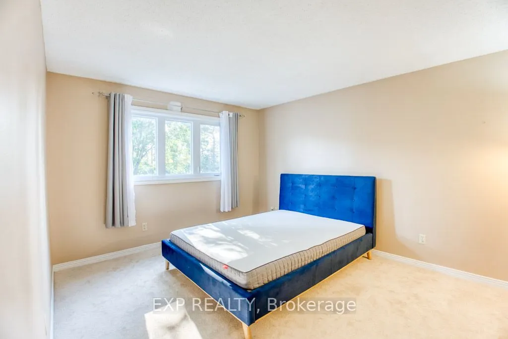 14 Hawley Crescent