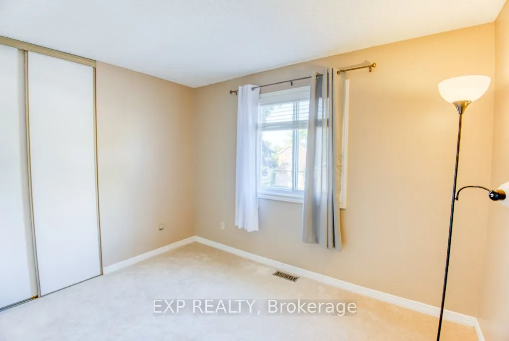 14 Hawley Crescent