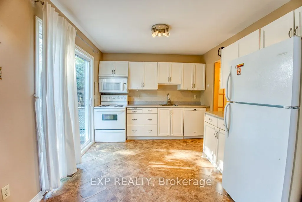 14 Hawley Crescent