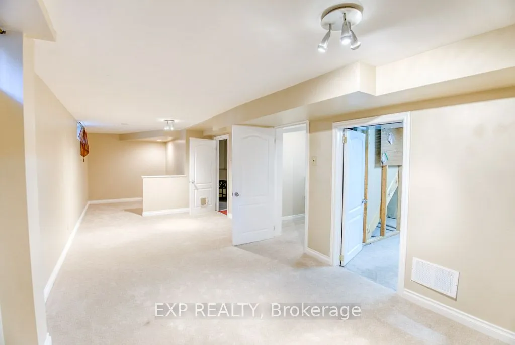 14 Hawley Crescent