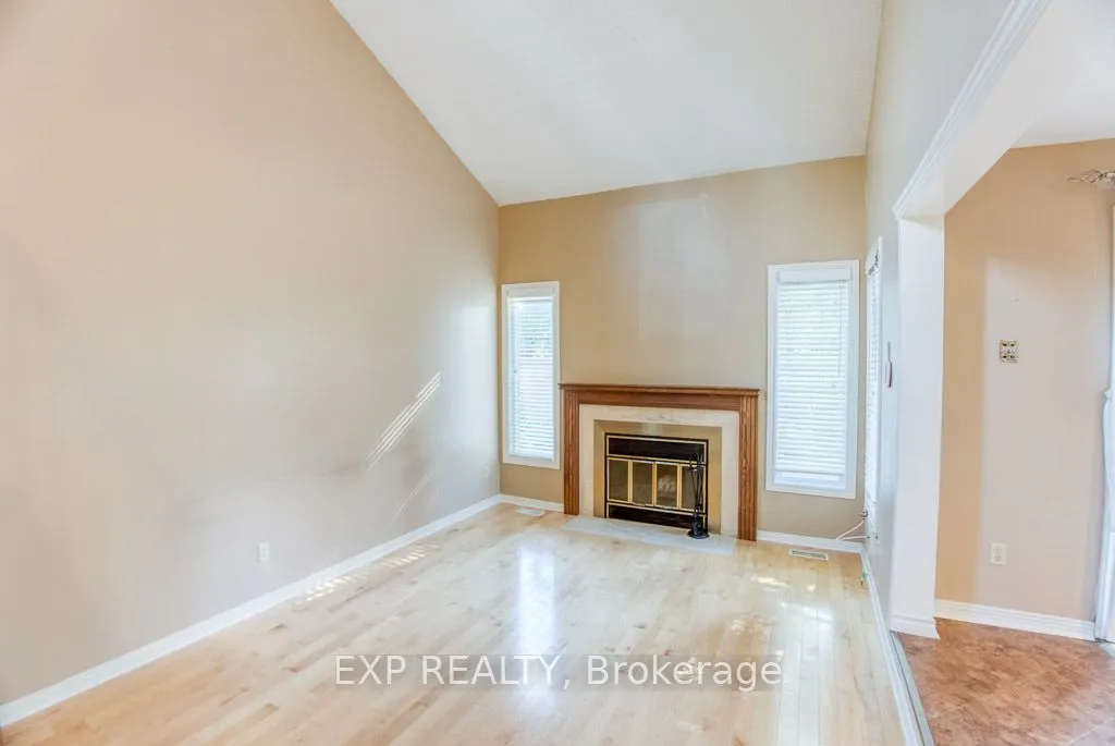 14 Hawley Crescent
