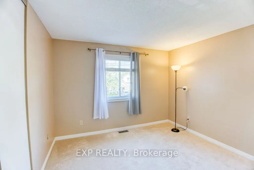 14 Hawley Crescent
