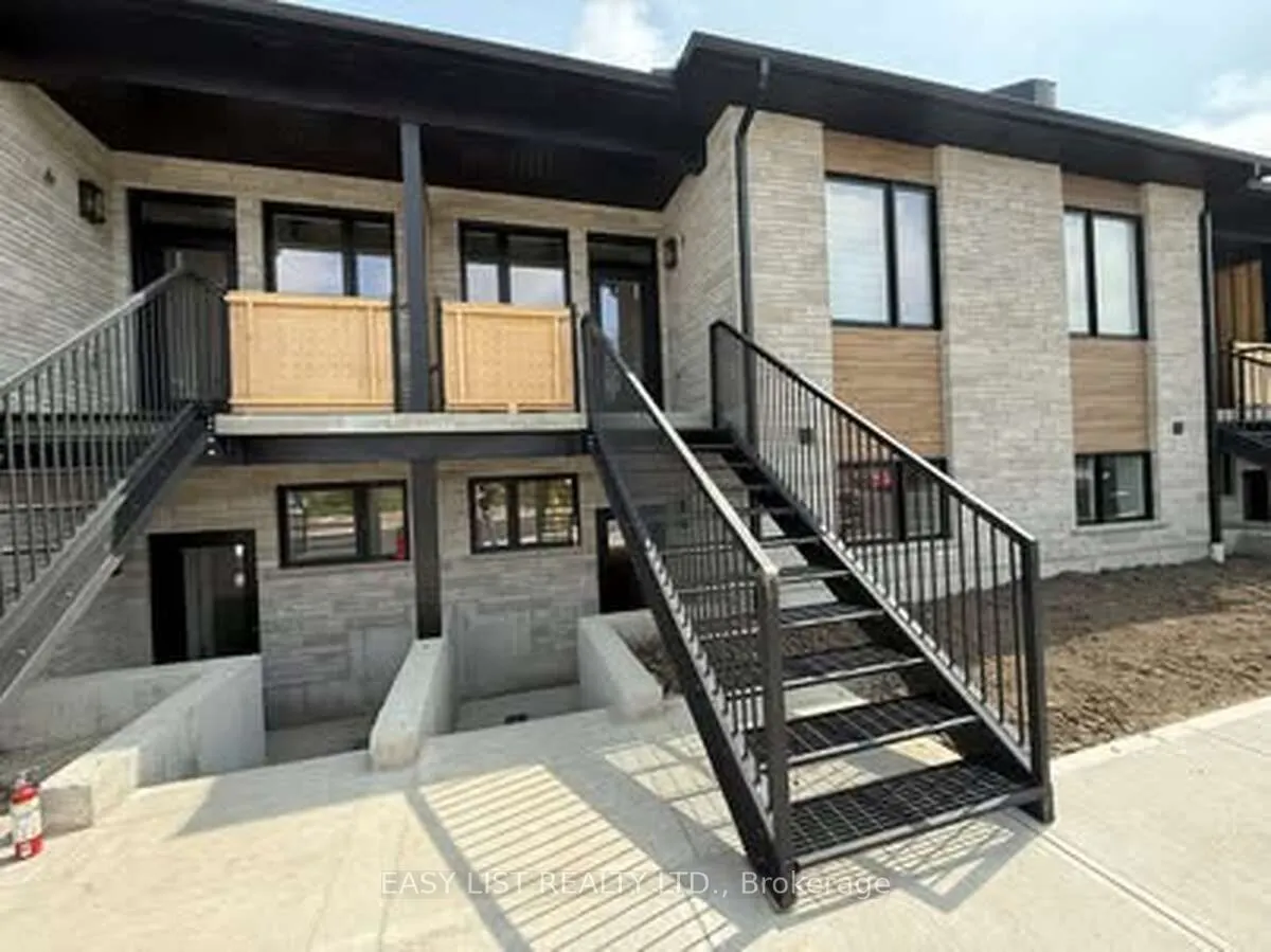 440 Welling Street E, #15