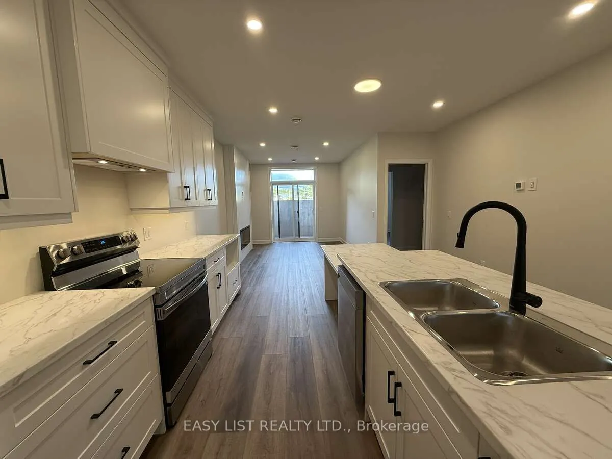 440 Welling Street E, #15