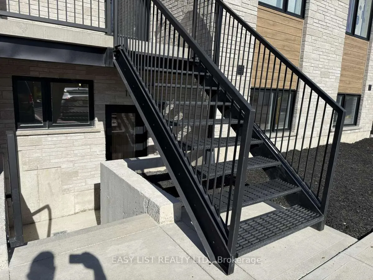 440 Welling Street E, #15