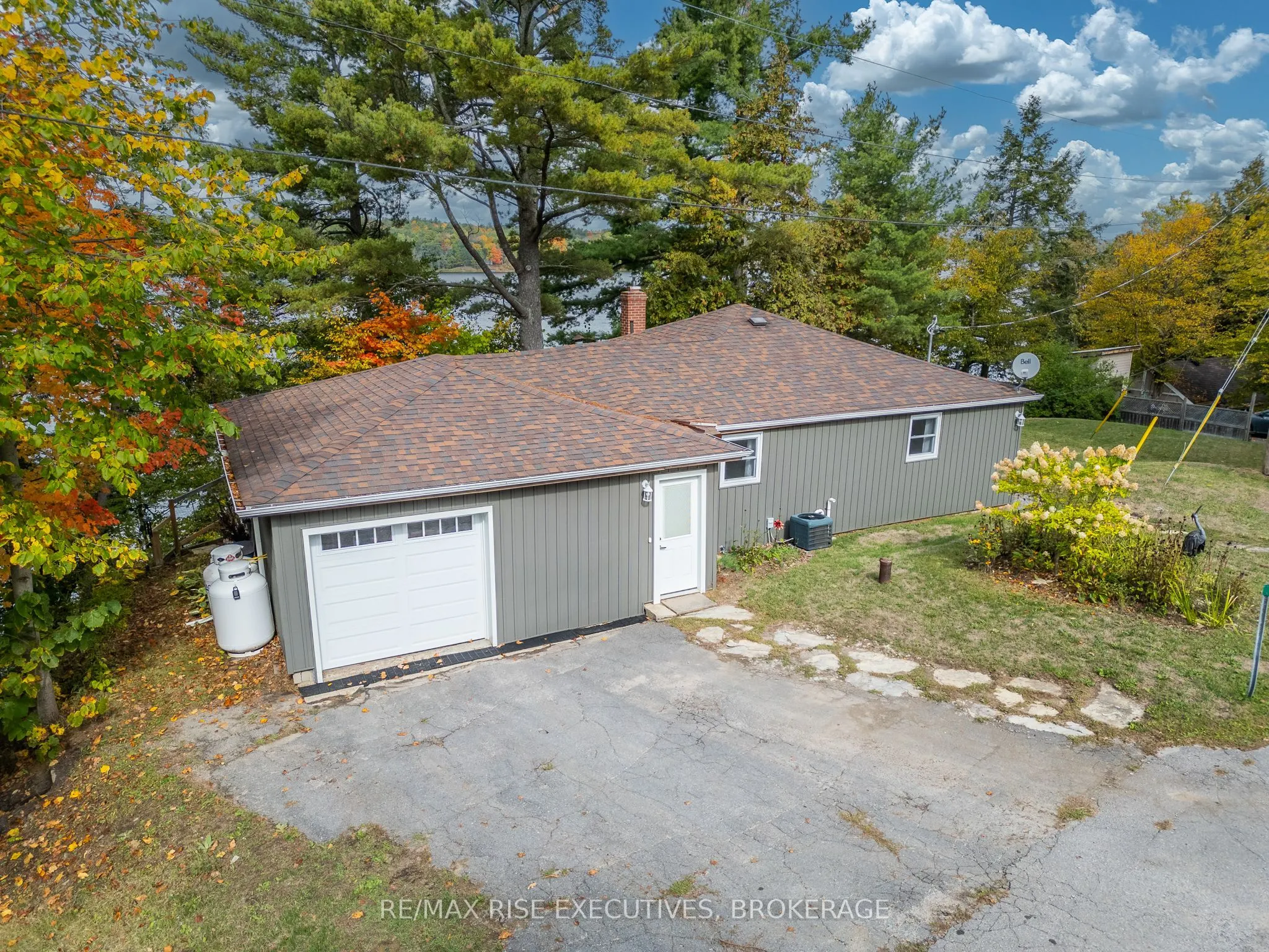 1017 Woods Lane