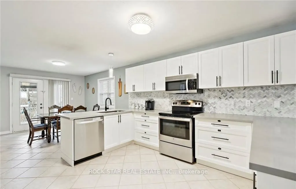 996 BEACH Boulevard