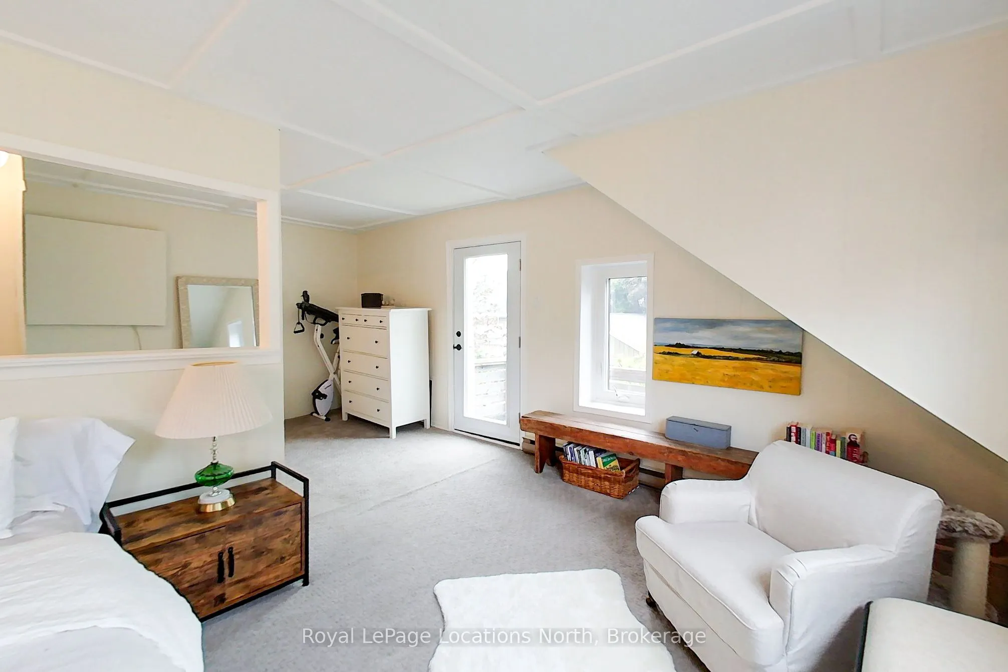 36 Nelson Street E