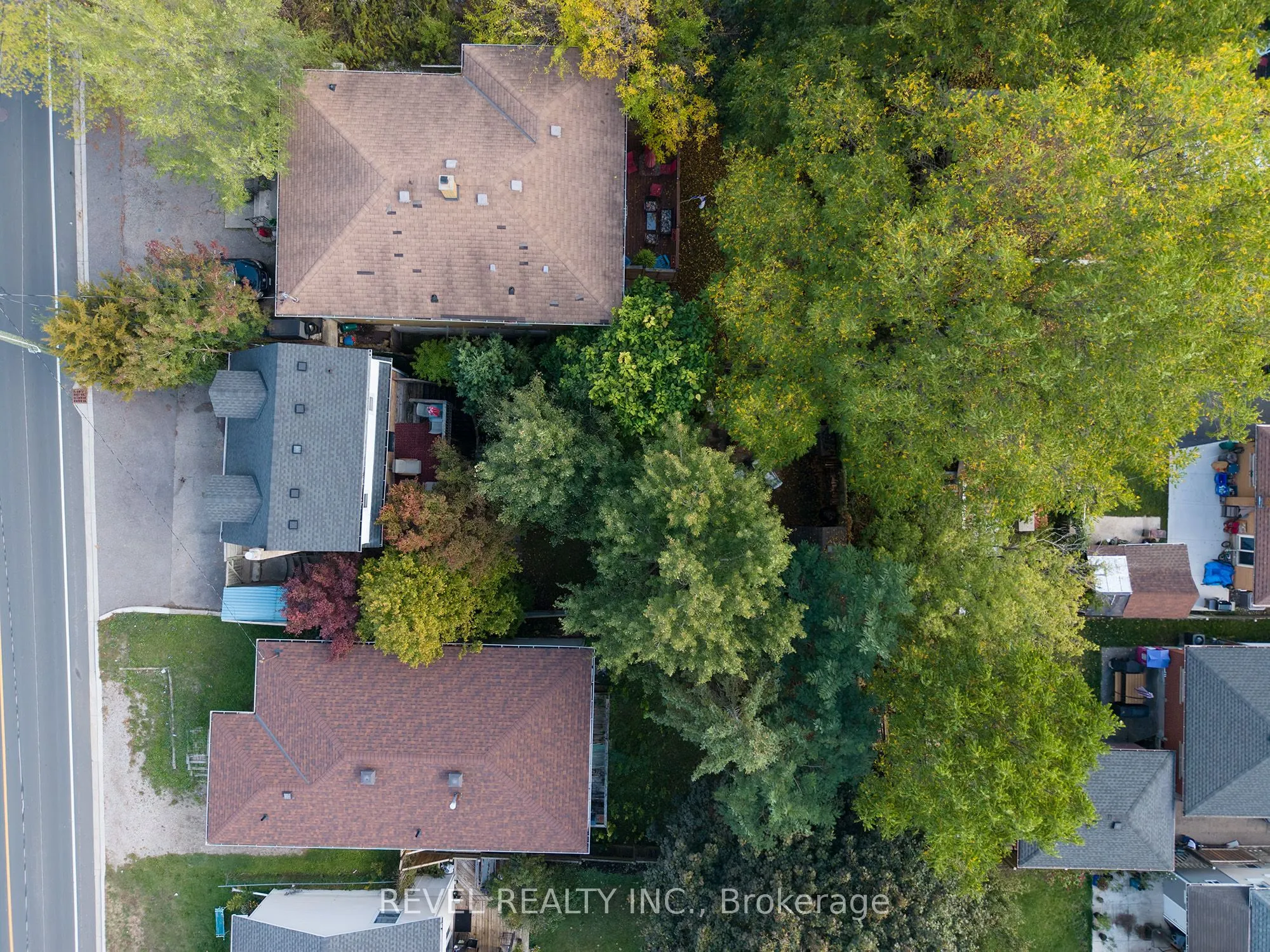 24 Avenue Road
