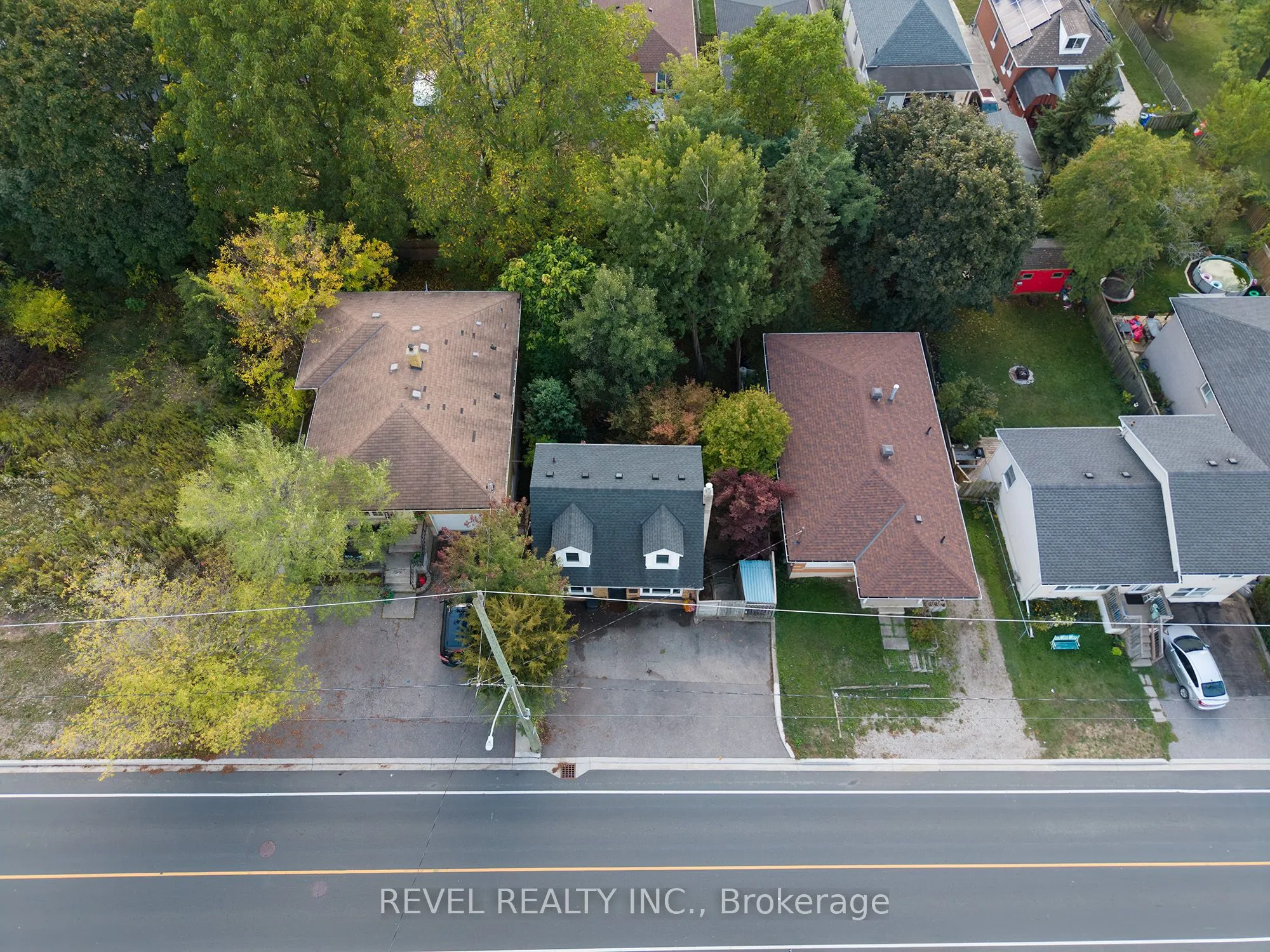 24 Avenue Road