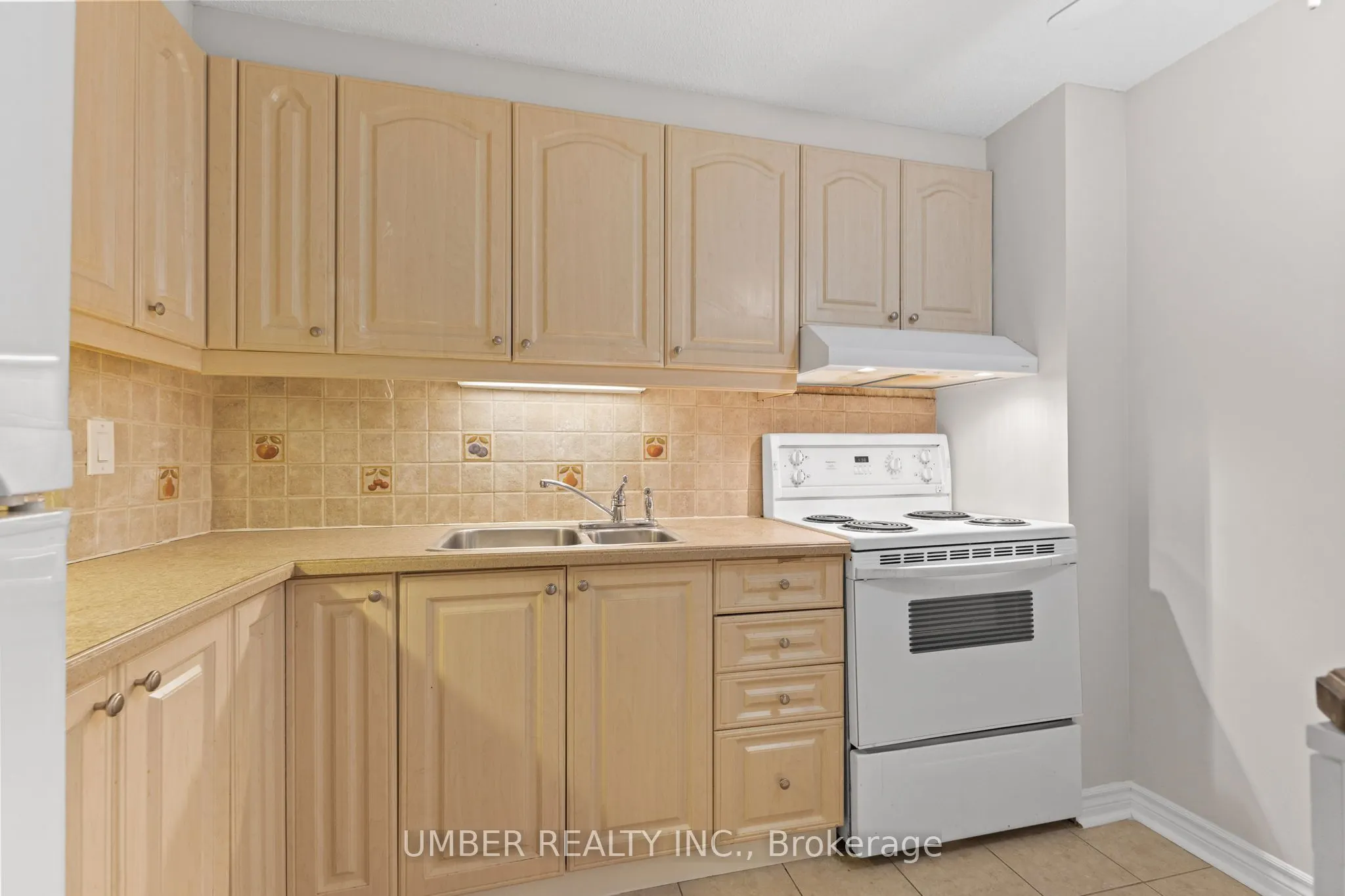 915 Elmsmere Road, #708