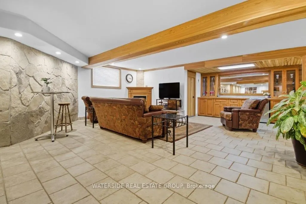 2493 Meadow Court