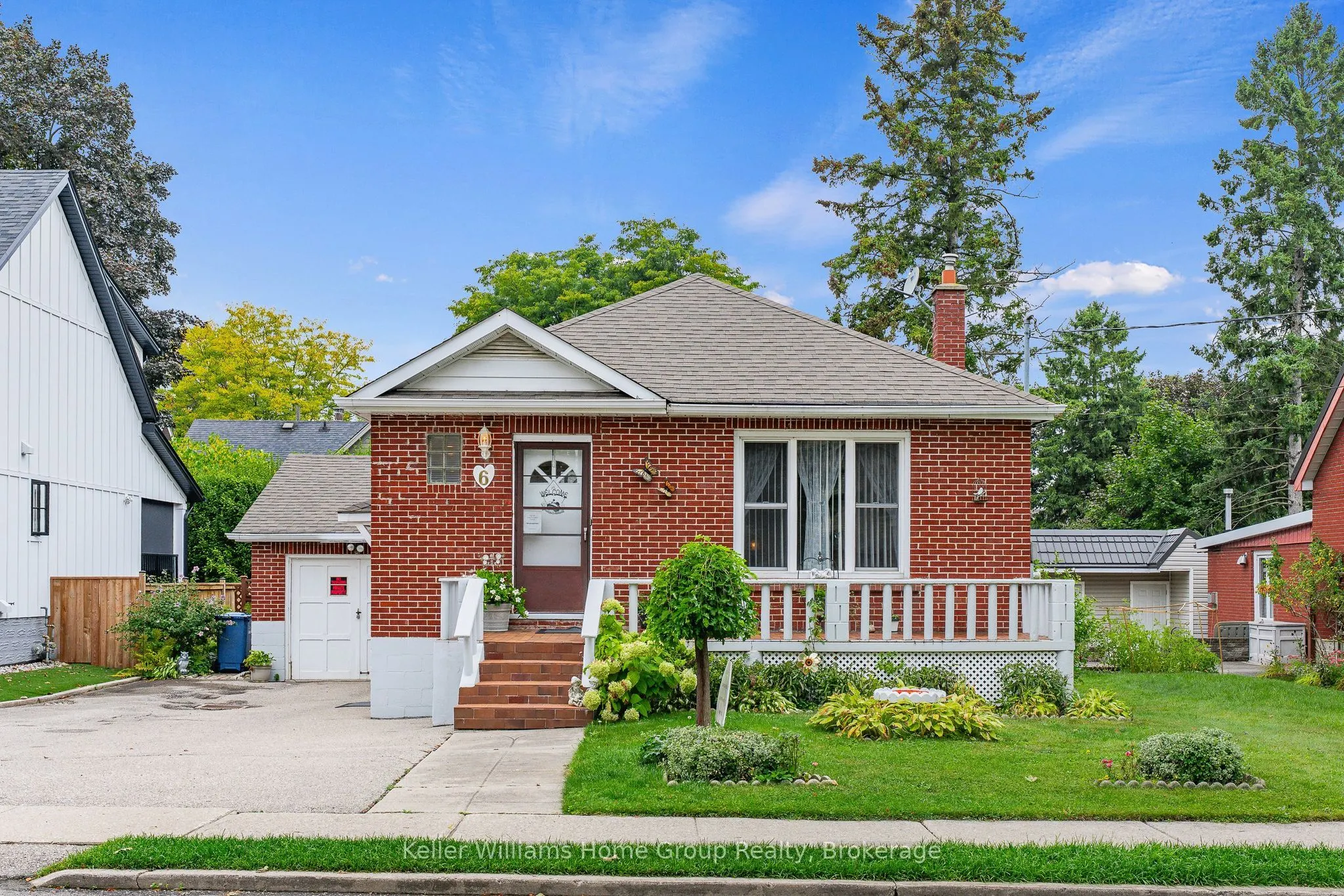 6 Hepburn Avenue