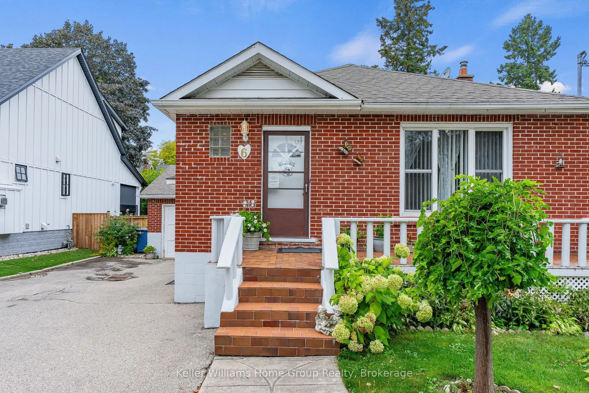 6 Hepburn Avenue