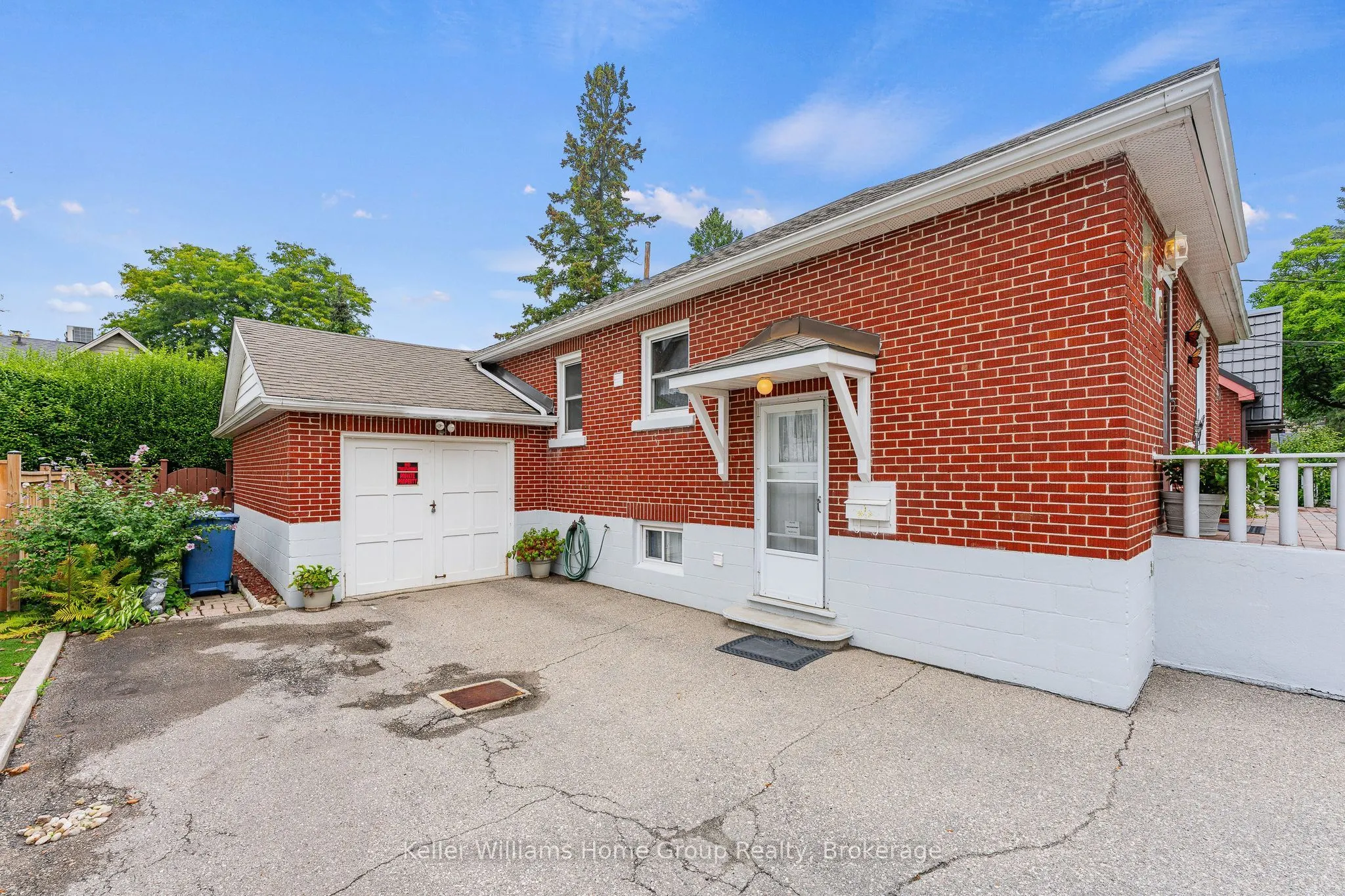 6 Hepburn Avenue