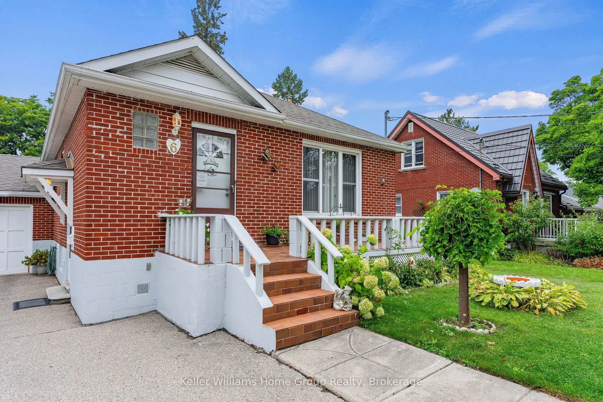 6 Hepburn Avenue