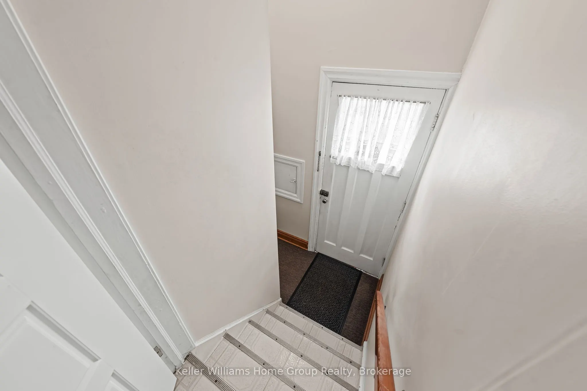 6 Hepburn Avenue