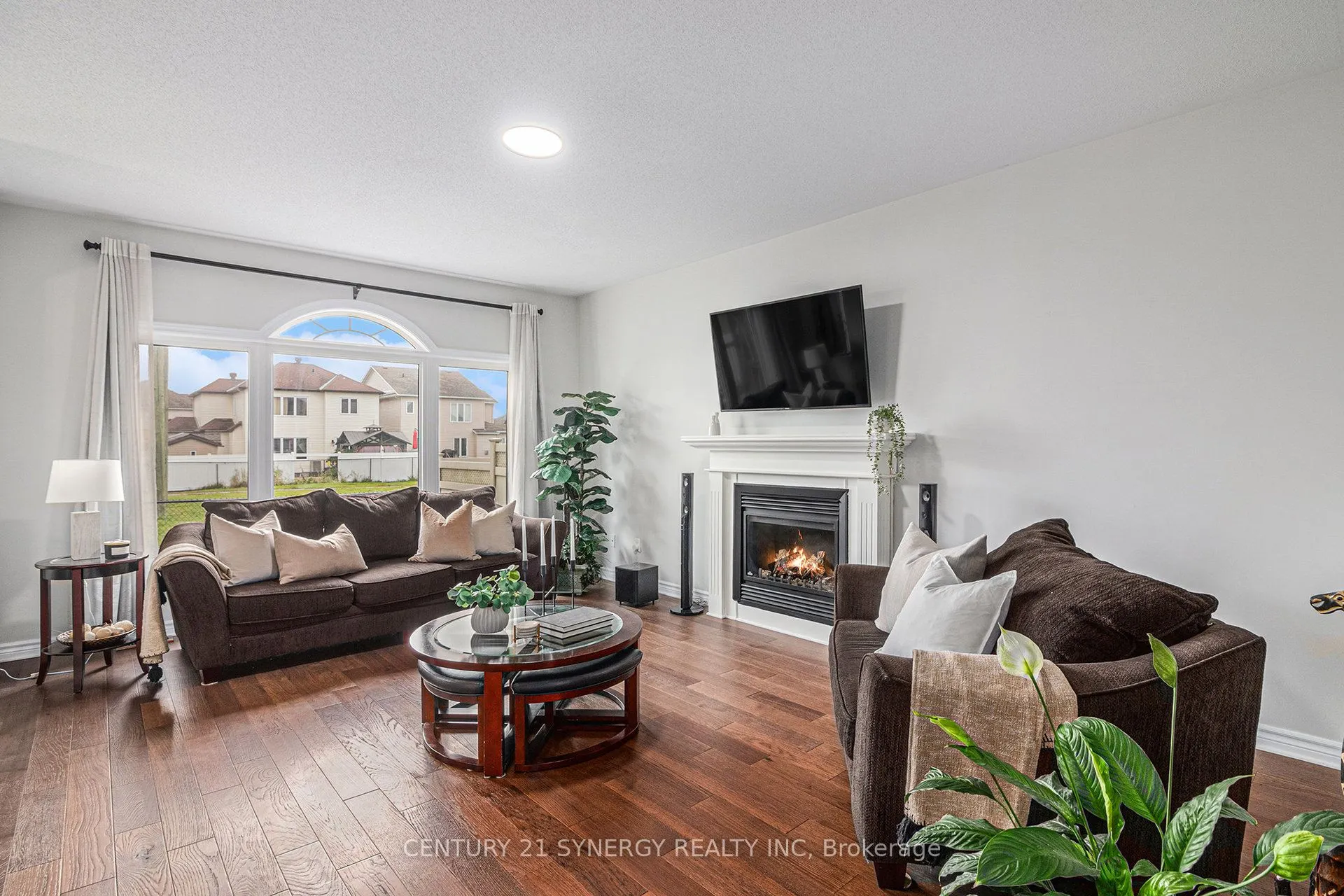2479 Esprit Drive