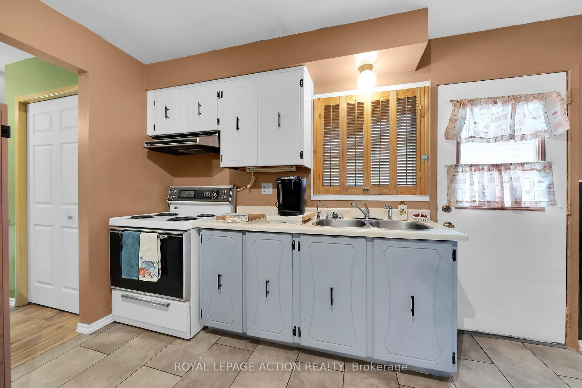 8 Maple Crescent