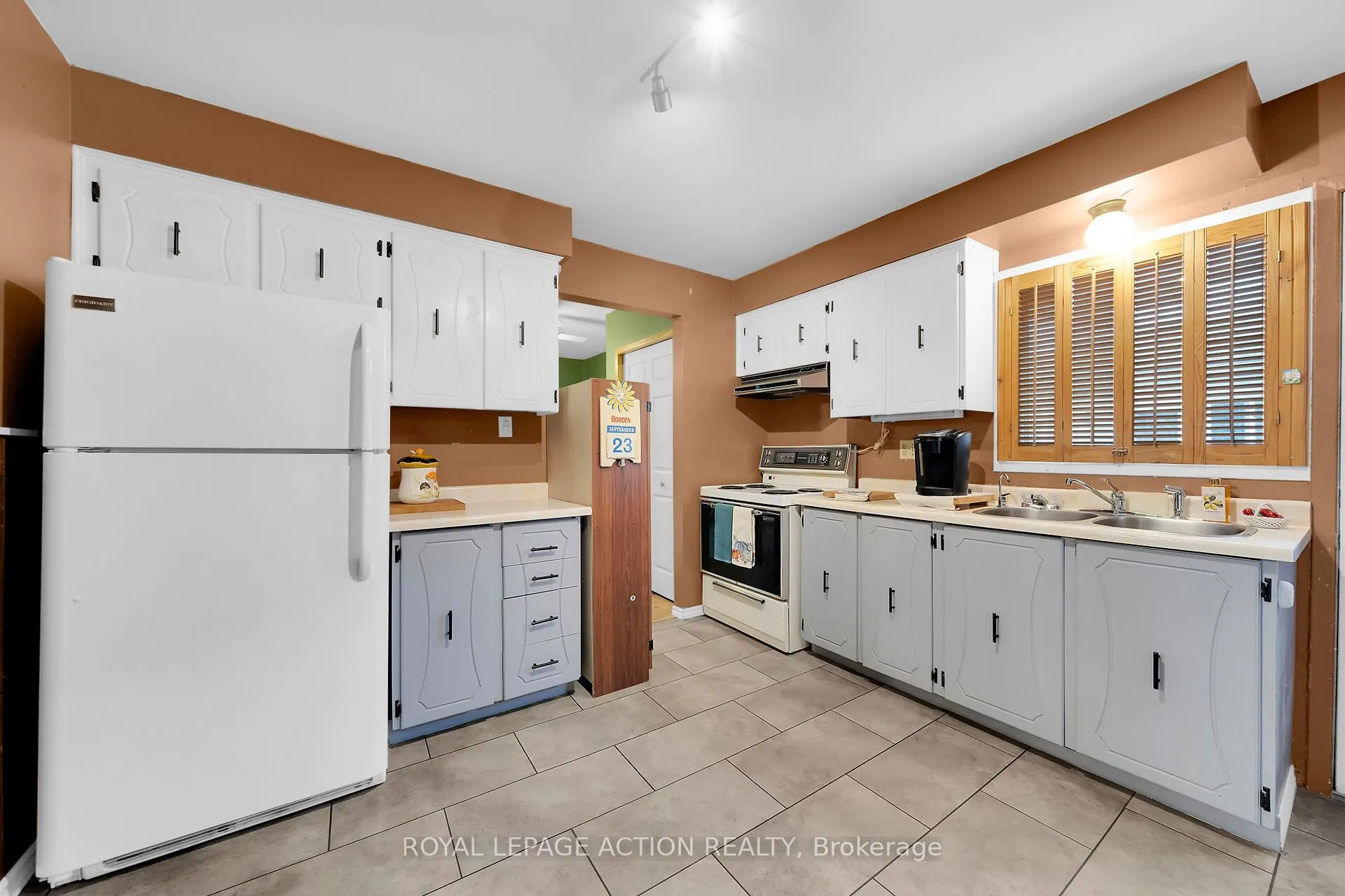 8 Maple Crescent