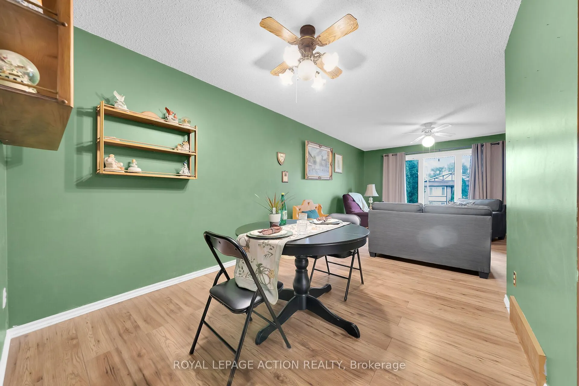 8 Maple Crescent