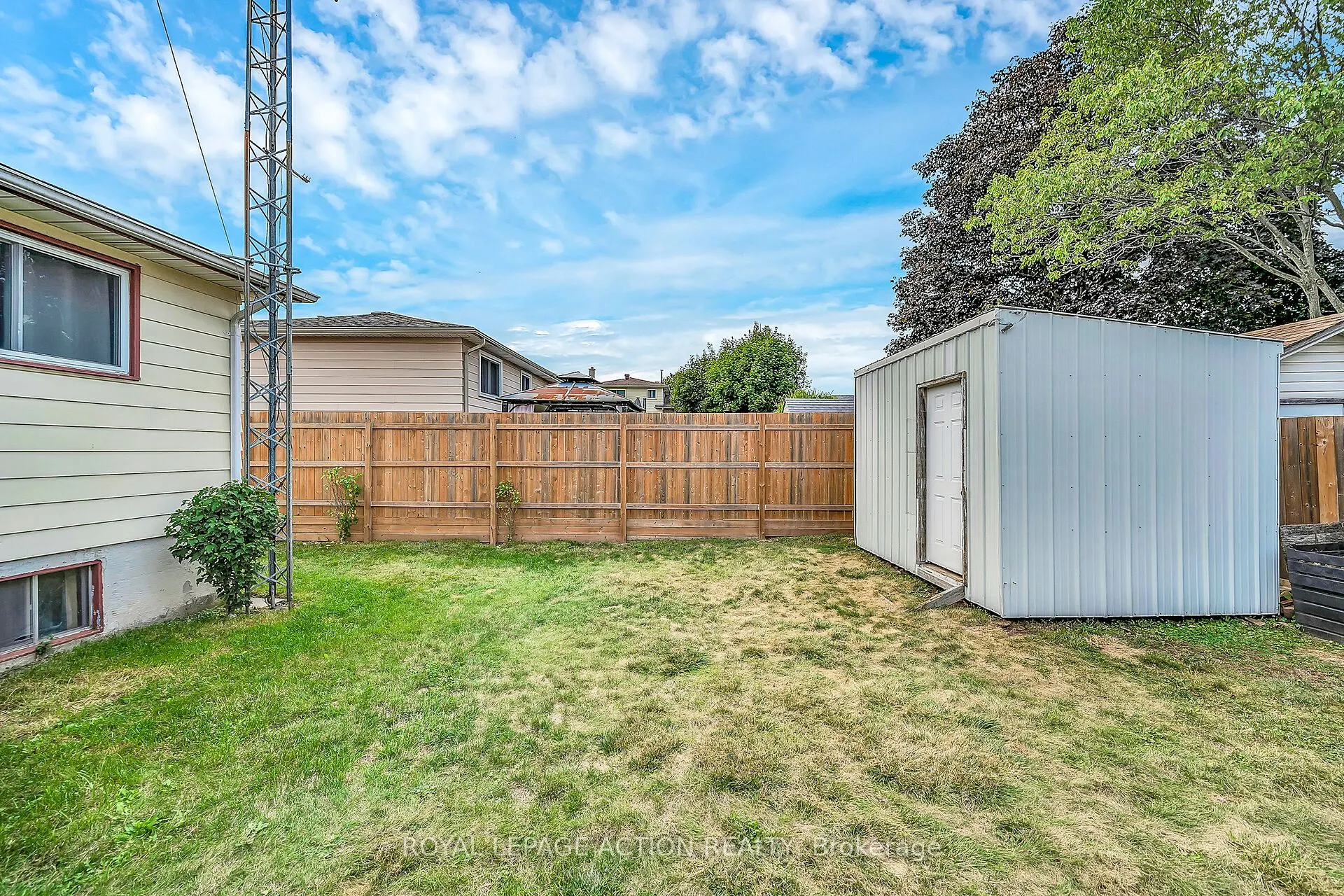 8 Maple Crescent