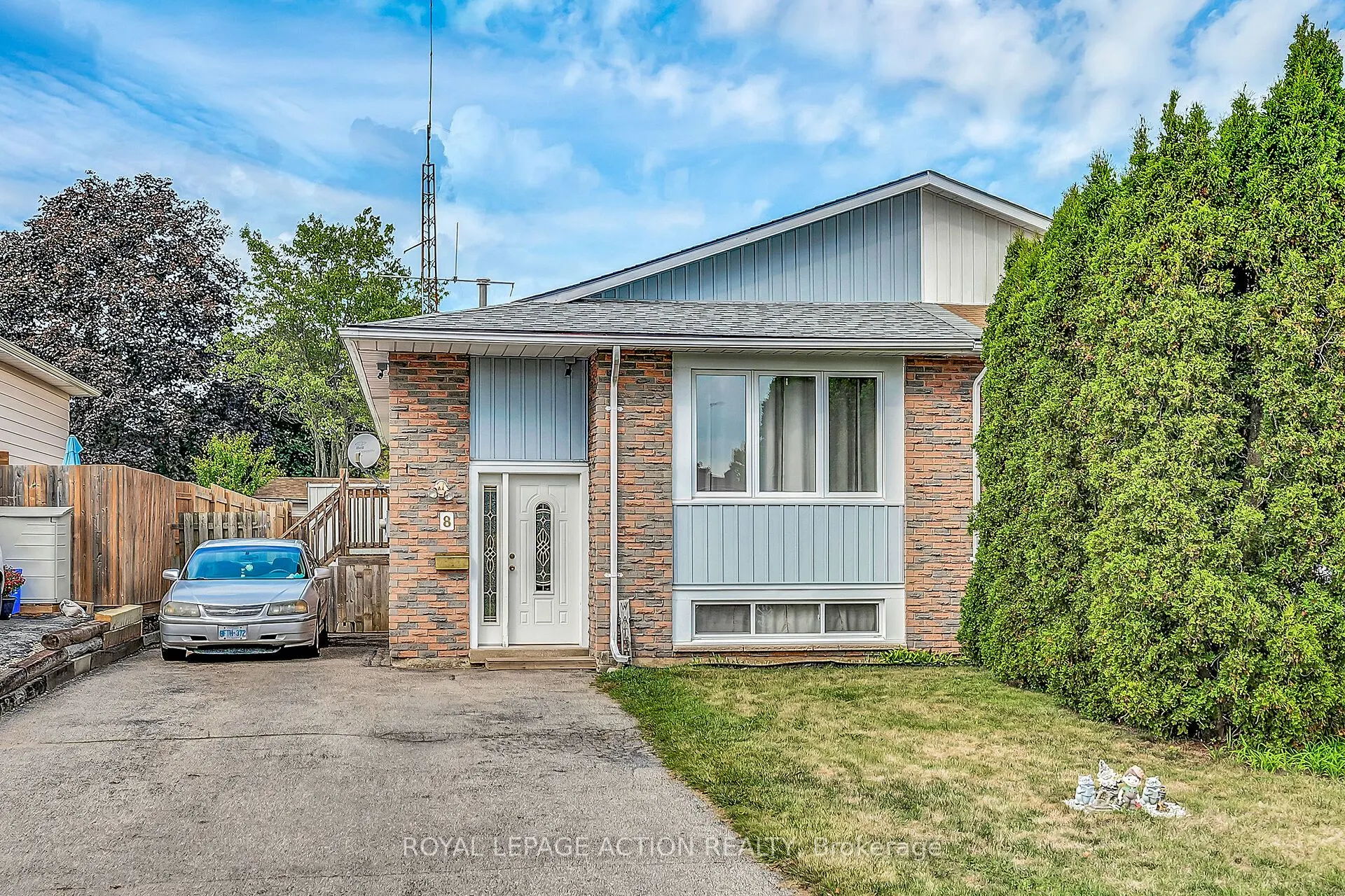 8 Maple Crescent