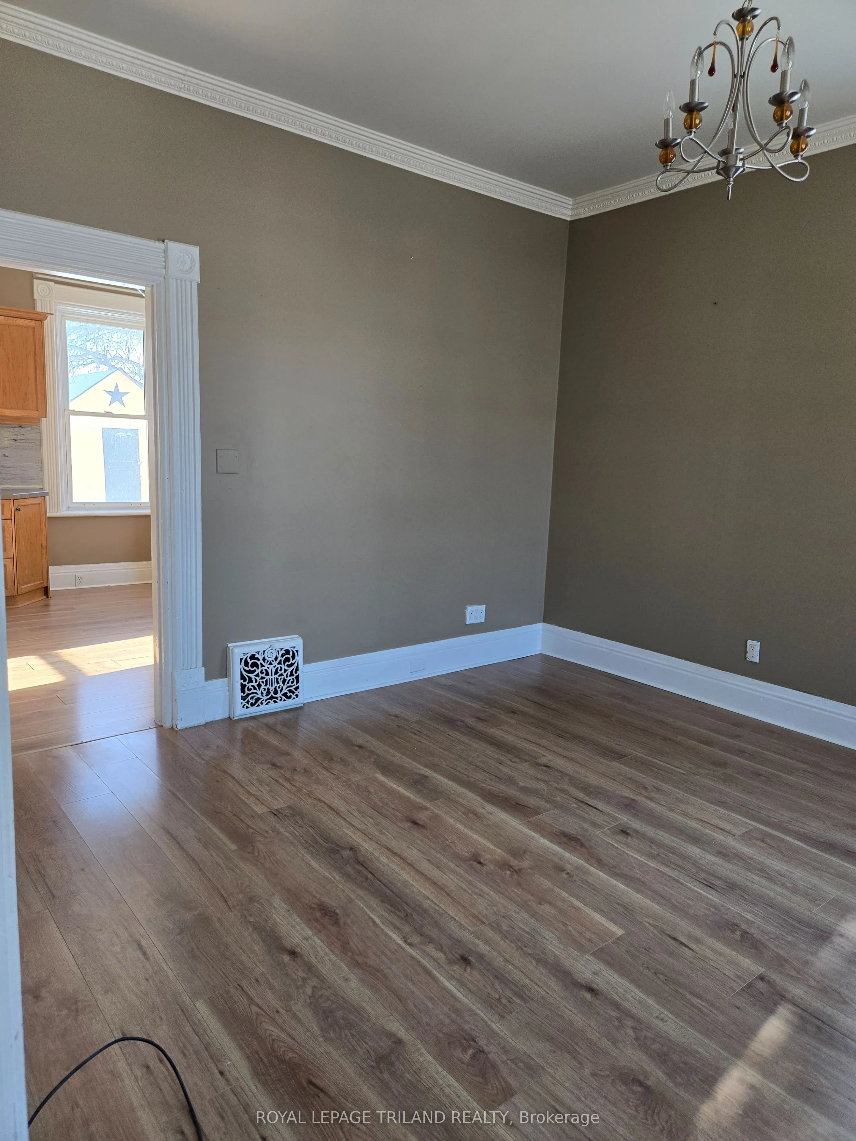 55 MAIN Street S
