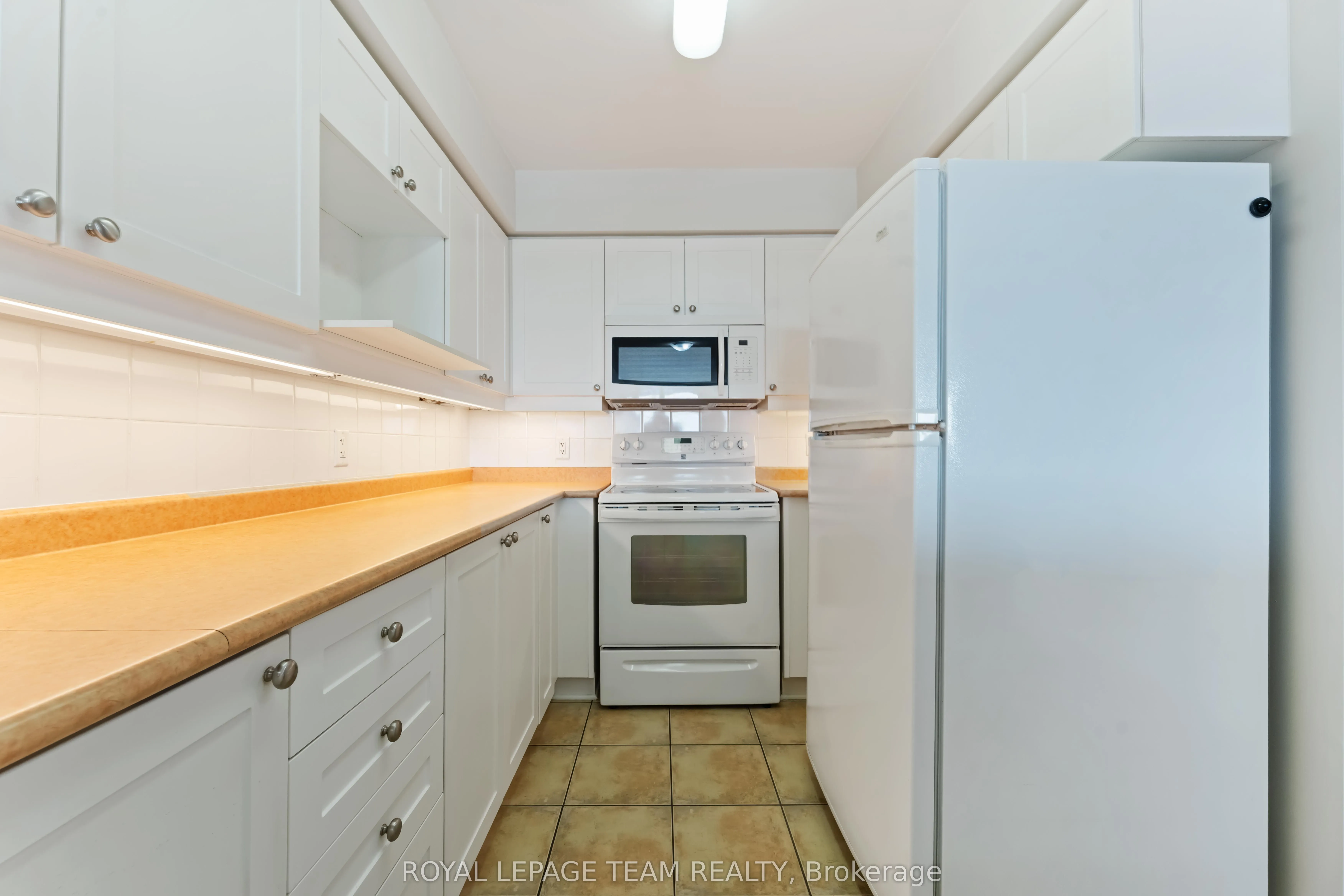 120 GRANT CARMAN Drive, #801