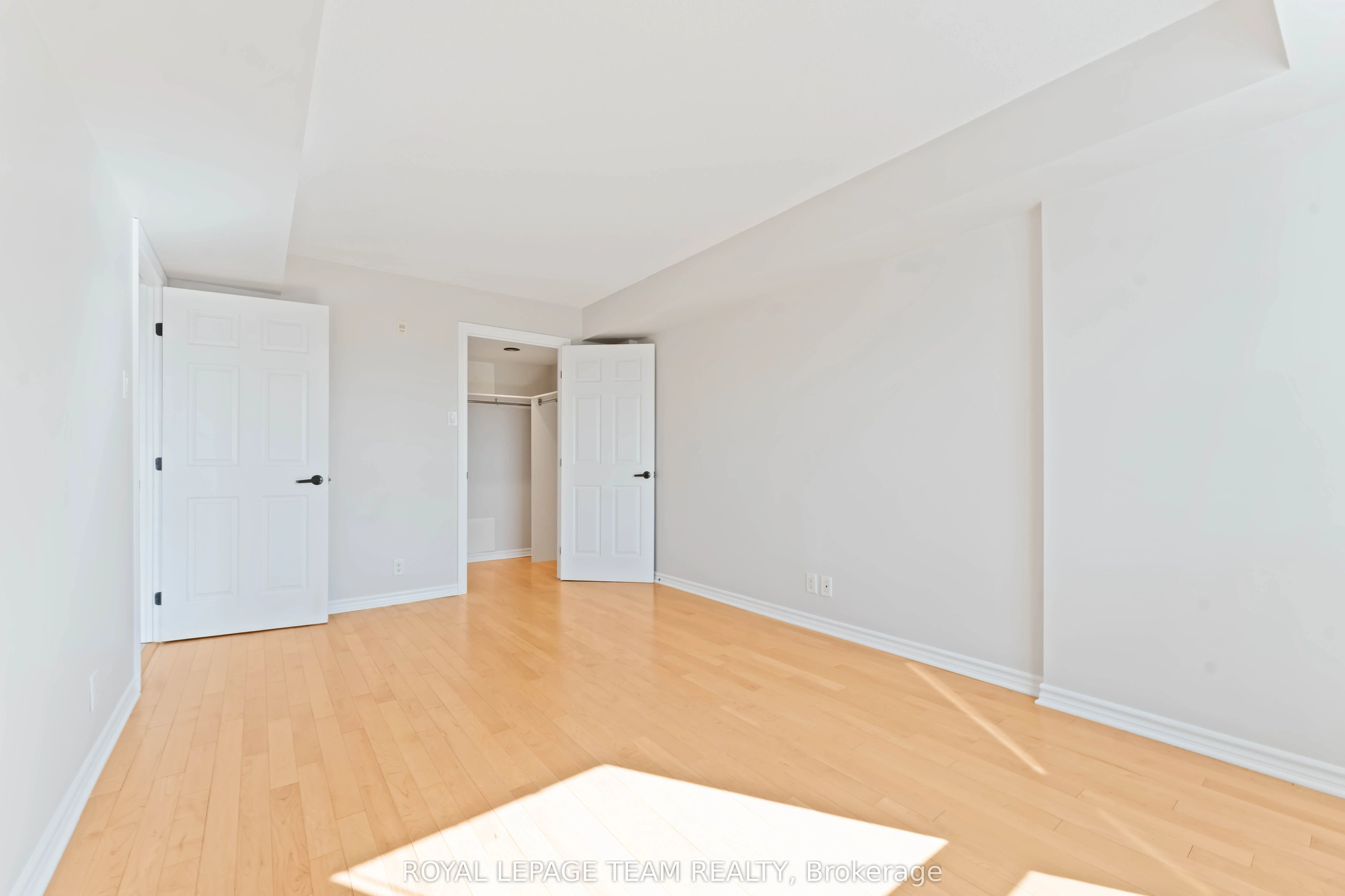 120 GRANT CARMAN Drive, #801