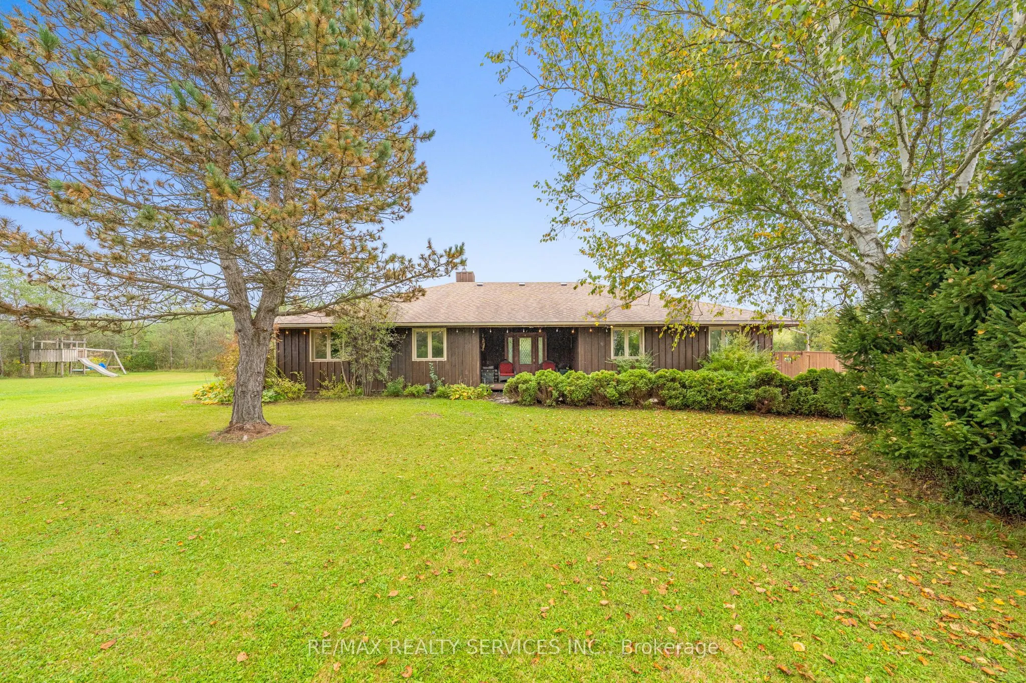 8777 17th Sideroad