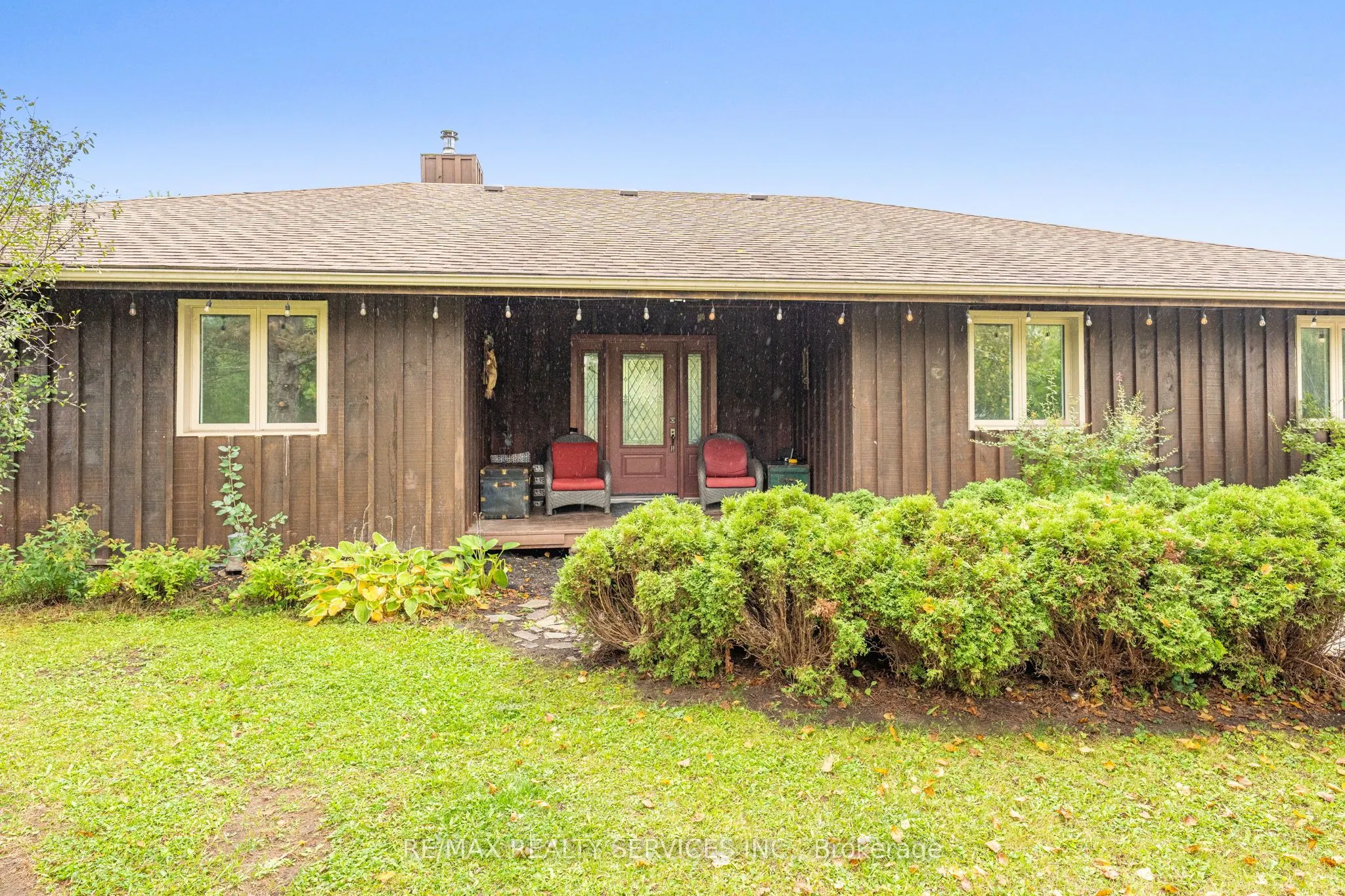 8777 17th Sideroad